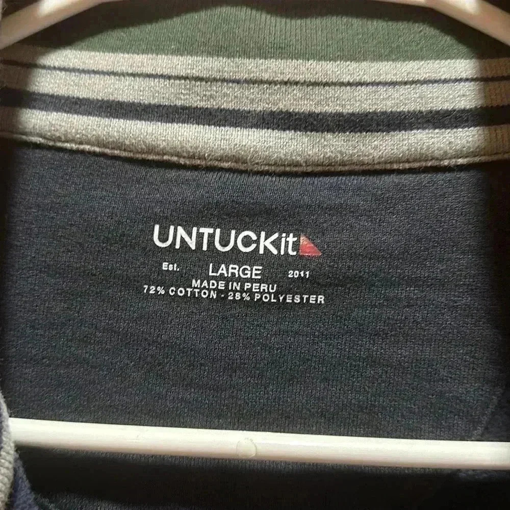 Untuckit Pullover Size Large - Picture 3 of 8